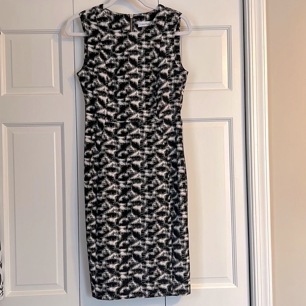 Calvin Klein Print Sleeveless Sheath Dress - Size 8. Gently used.